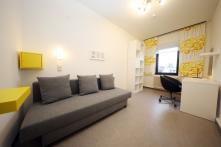 Einzelzimmer innerhalb der klösterlichen Wohngemeinschaft | © Andreas Steindl